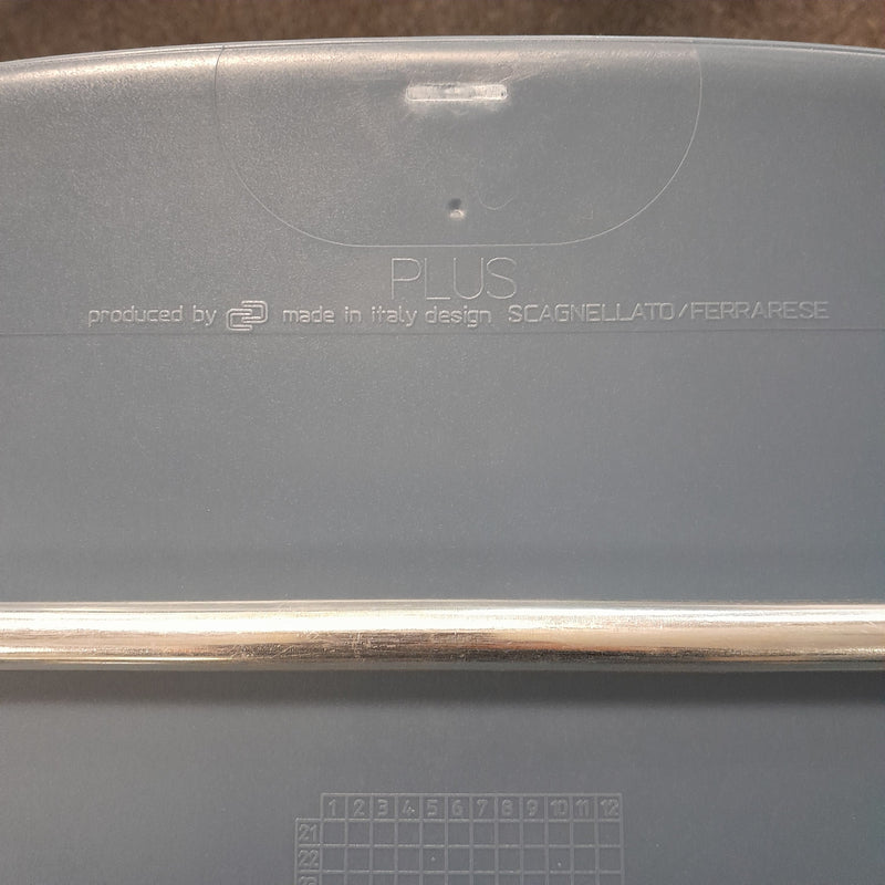 Blå plaststol, stapelbar