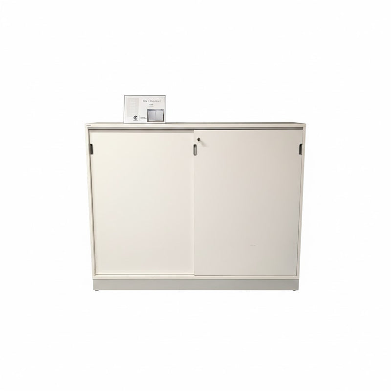 Skåp med skjutdörrar, Edsby 159x126x40