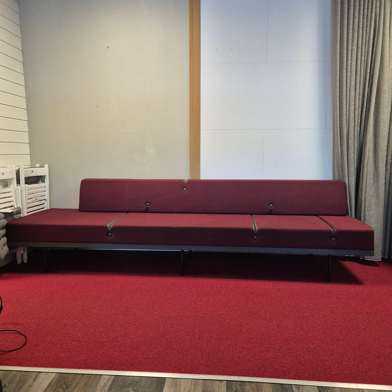 Soffa Off  Mått: Bredd 289 cm, Djup 73 cm